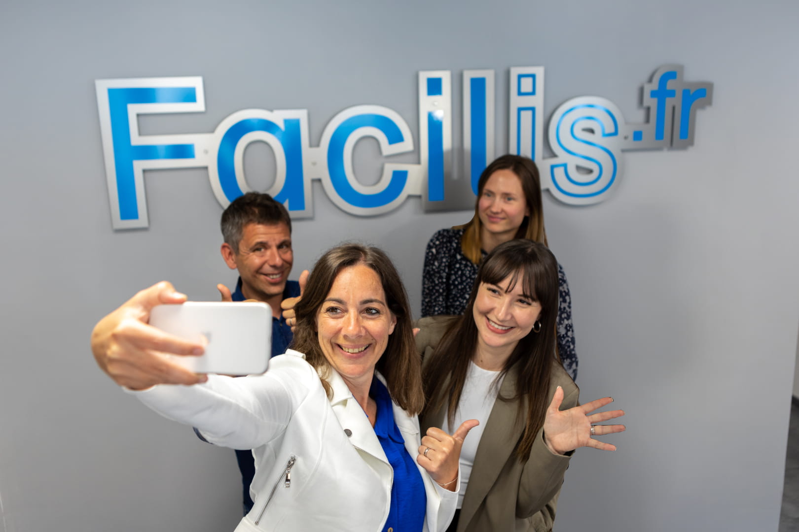 equipe-facilis-proche-de-ses-clients service client facilis